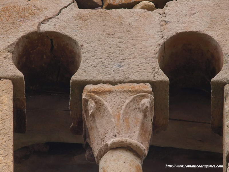 DETALLE DEL VENTANAL GEMINADO Y CAPITEL